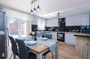 Stylish 4 bed home close to Manchester City centre